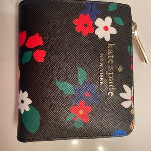 Kate Spade small wallet, never used